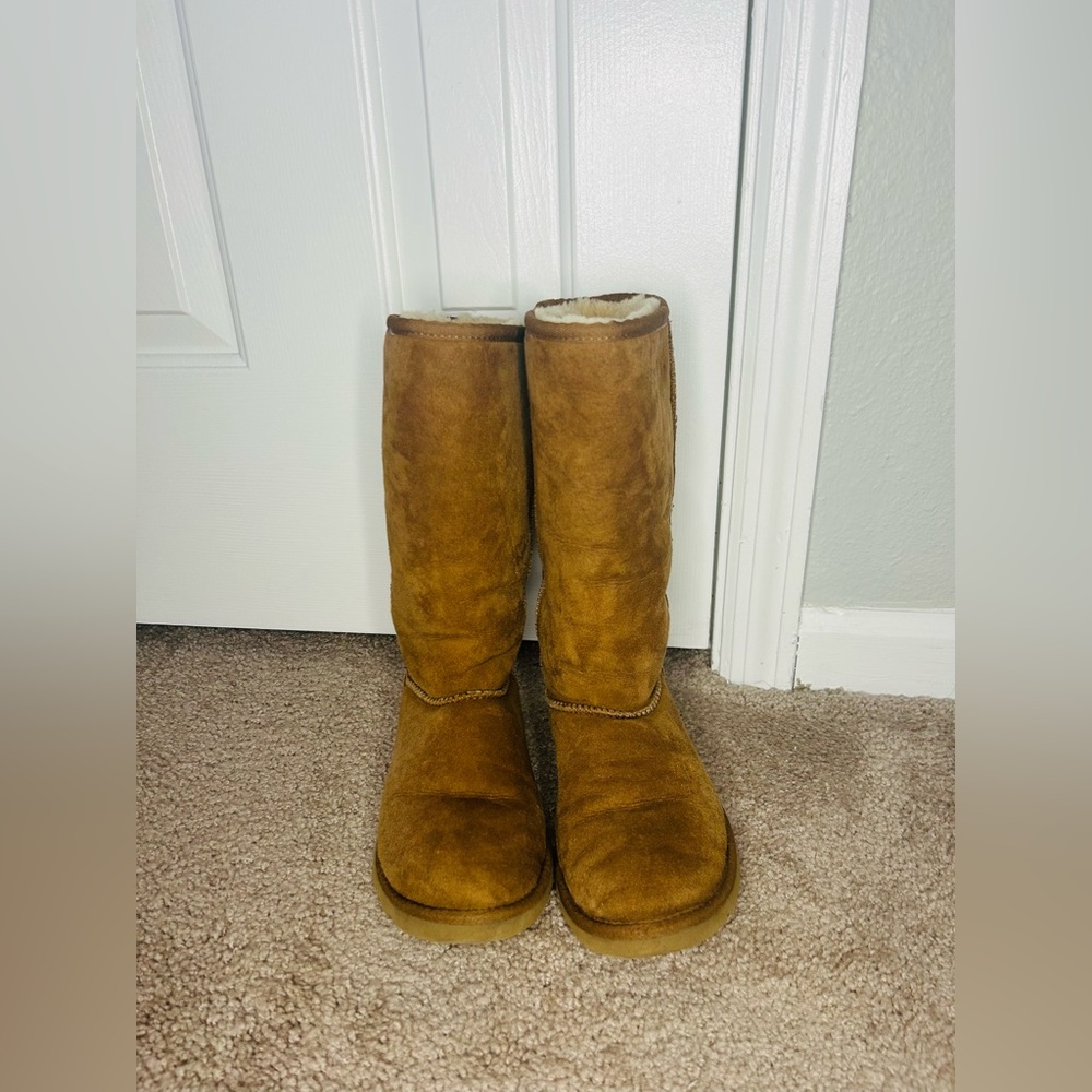 UGG Tall Australia tan boots